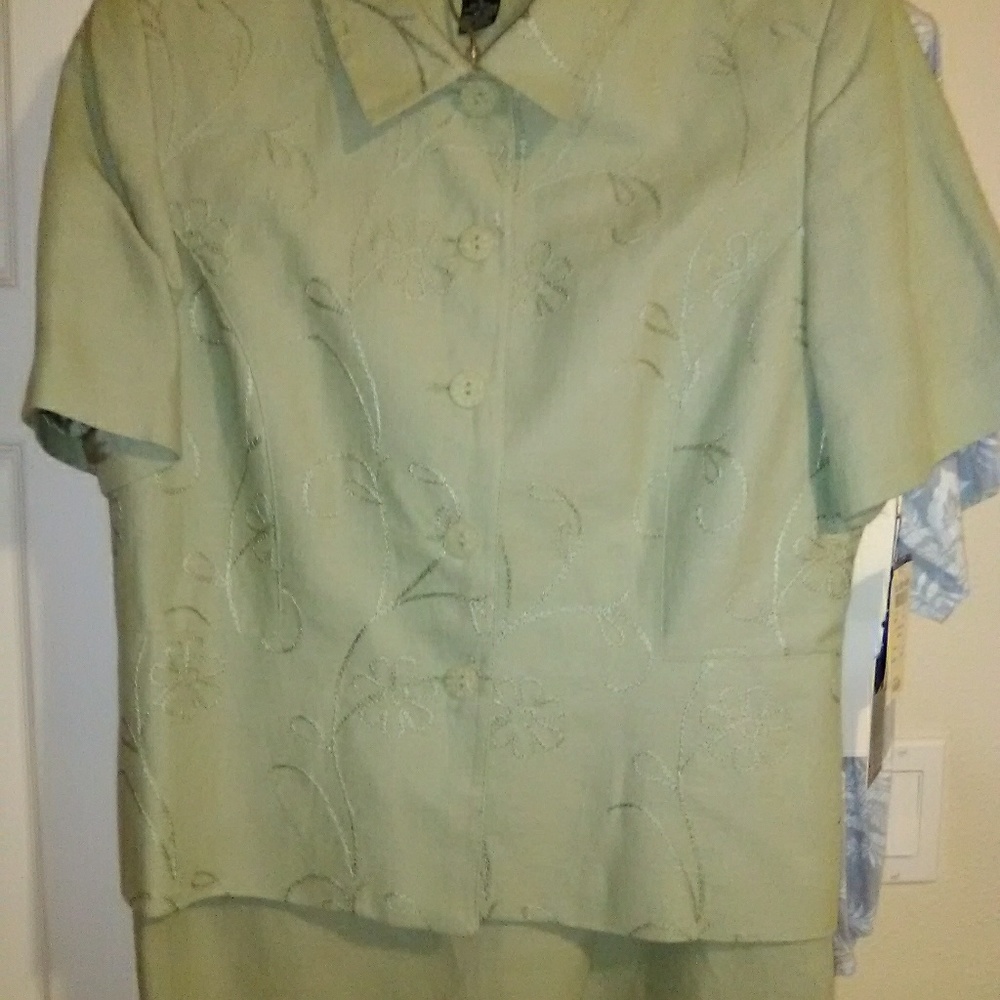 Women's Morgan Taylor Studio Suit